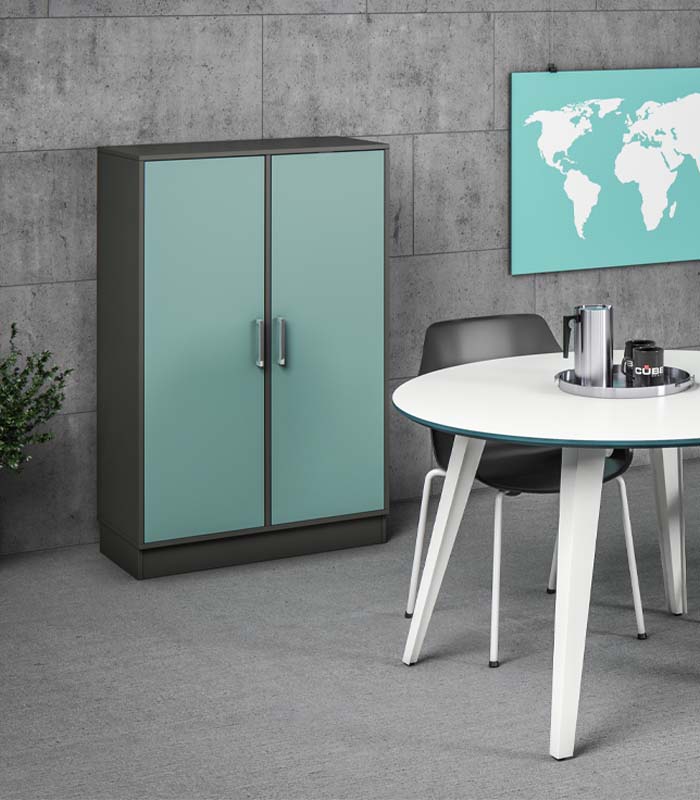 Cube Design - kontormøbler - skab med farvede låger