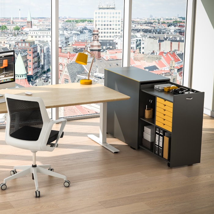 Cube Design - kontormøbler - udtræksskab - samlet på gering - skrå samling - slagfaste ABS-kanter